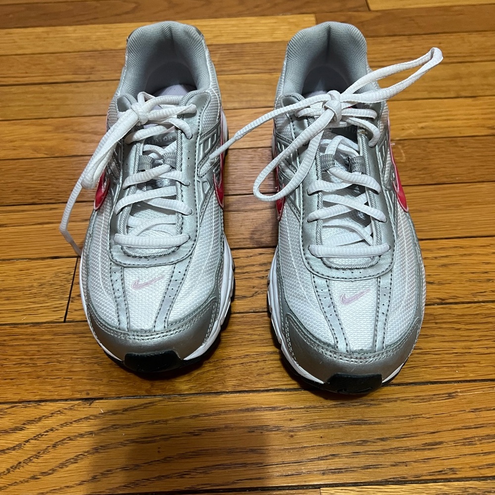 Women’s Nike sneakers